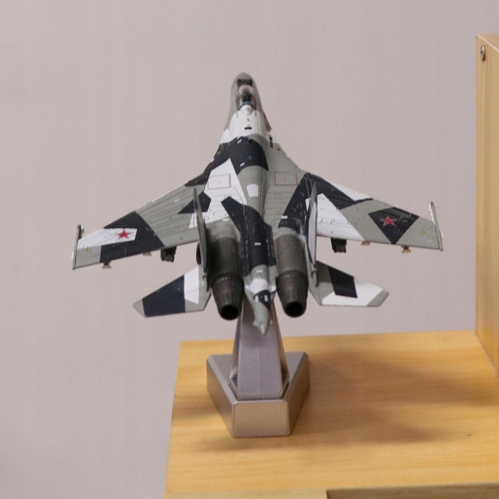 1/100 Російський літак Diecast зі сплаву винищувача SU на прикраси столу на полицю — фото 12