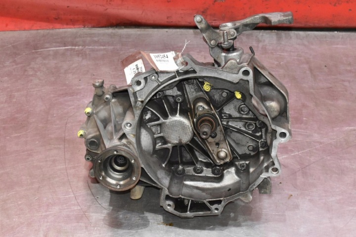 Kasten getriebe FXQ VW GOLF 5 V 1.4 FSI 90 KM 03-09
