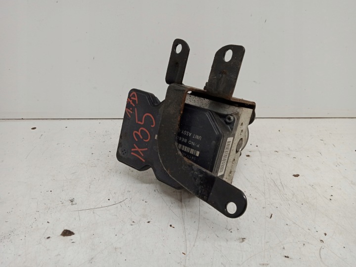 HYUNDAI IX35 pump ABS 58920-2Y350 5WY7F46E 2013R