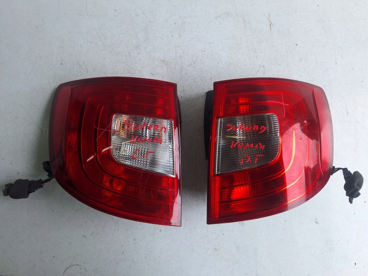 SKODA SUPERB II 3T0 08-13 Licht links heck KOMBI