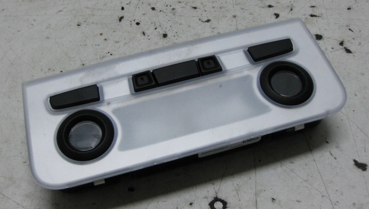 BMW E87 2.0 e 08R OSWIETLENIE cabina 6951253