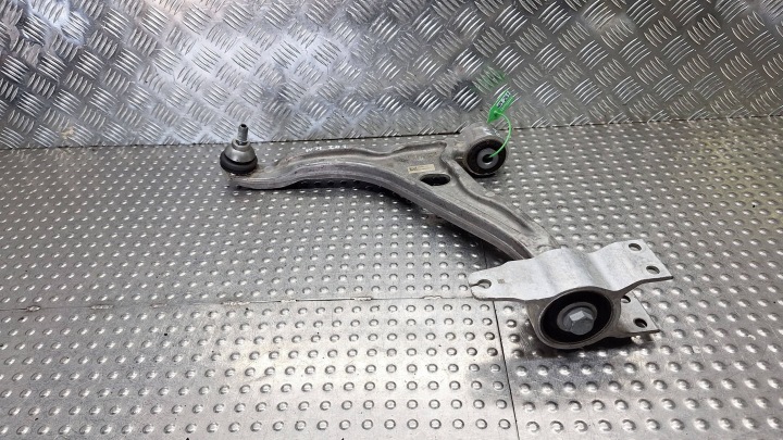 vilica lijevi prednji dio A2473307502 MERCEDES W118 W177 W247 GLA H247 GLB X247