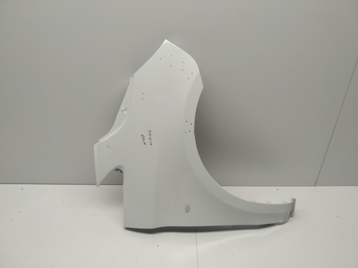 2014r + W447 Mercedes Vito V Klasa fender front right below indicator