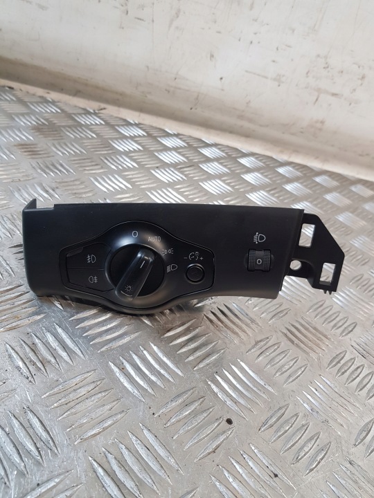 vypínač přepínač světel 8K0941531Q AUDI A4 B8 09R