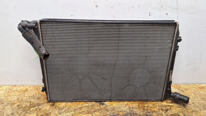 RADIATORE MOTORE USATO 1K0121251BL VW CADDY III MAXI A3 8P GOLF V TOURAN E 2.0 TDI