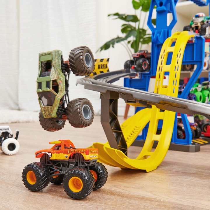 MONSTER JAM ZESTAW GARAŻ Z TOREM + AUTKO DŻWIĘK I ŚWIATŁO Model Jam Garaż Garage