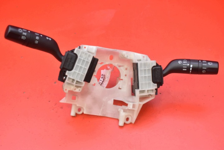 commande levier commodo sous volant PAJAK 17G552 MAZDA 3 II BL HB LIFT 09-13