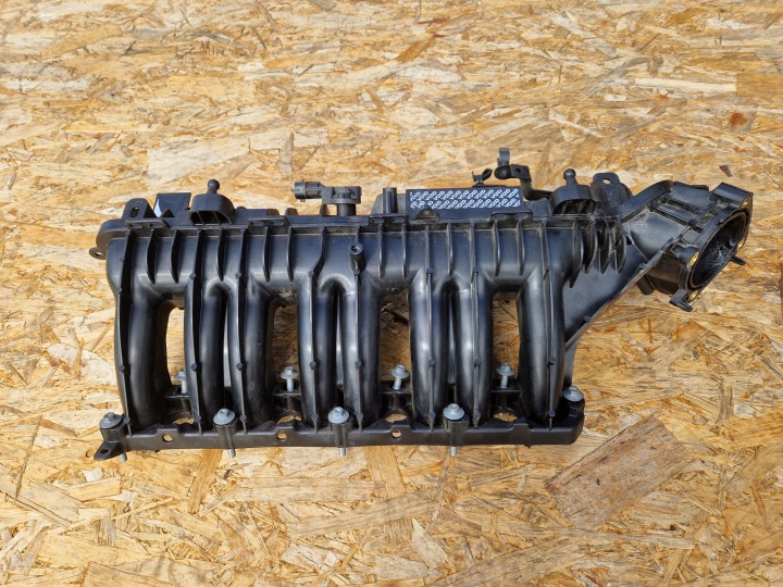 intake manifold RANGE ROVER EVOQUE 2.0D G4D3-9424-CB G4D39424CB