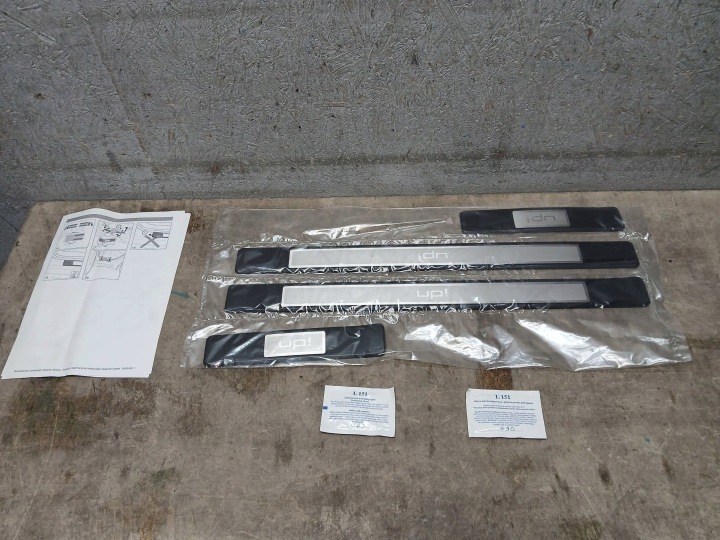 Seitenschweller Leiste Schutzleiste Blende Gehäuse innen VW UP neu ORYGINALNE 1S4071303