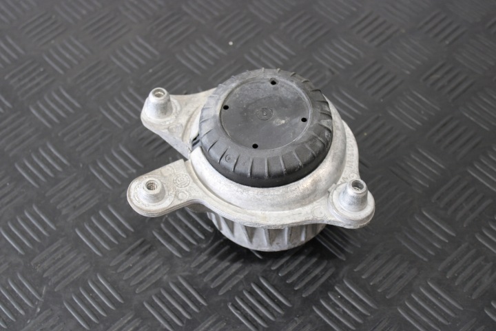 supporto Supporti motore usato A2052406517 MERCEDES C-KLASA W205 SB