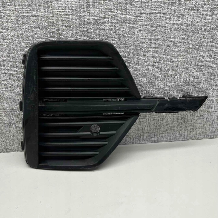 VOLVO XC60 II LIFT 2022- griglia Paraurti Destro Anteriore 32234947