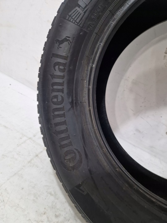 Caoutchouc caloroczna Continental AllSeasonContact 205/60R16