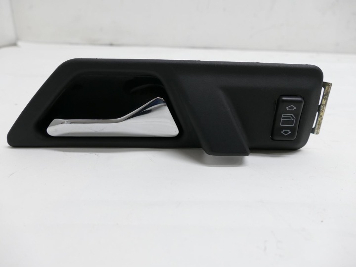 MERCEDES E W124 MANIGLIA DESTRA POSTERIORE PULSANTE VETRO FINESTRINI