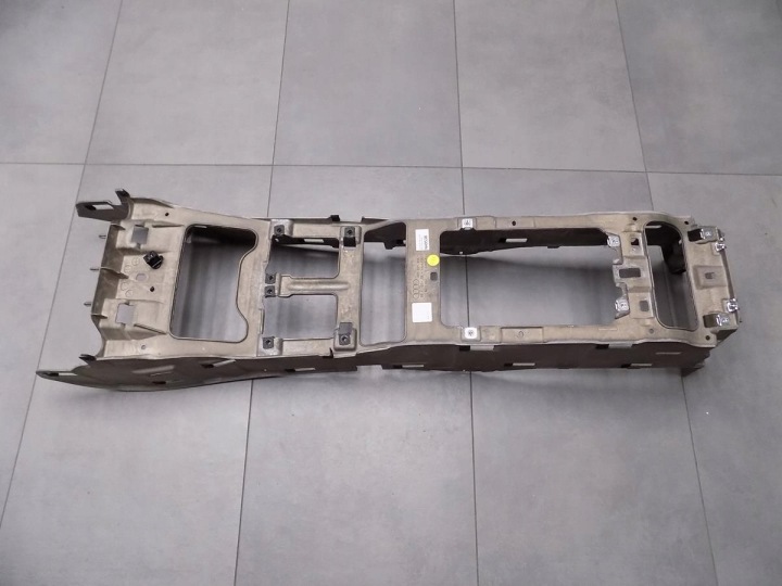 AUDI A8 4N Support TUNELU 4N0861831