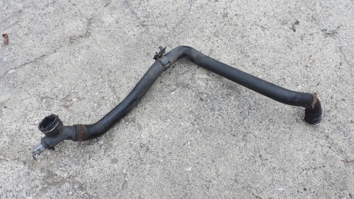 VW GOLF V 1.6 8V hose of water radiator