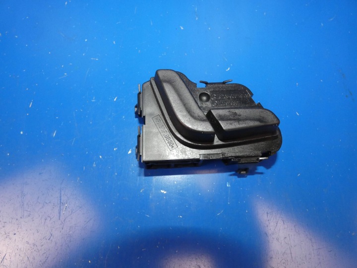 MERCEDES C KLASA W205 Panneau contrôle Siège Bouton Droite Avant