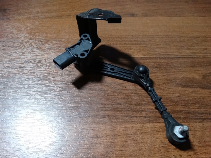 CAPTEUR NIVEAU PHARES GAUCHE AVANT RANGE ROVER L494 1
