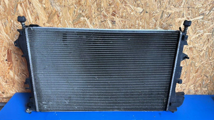 Kühler Wasserkühler SAAB 9-3 93 1.8t 2.0t b207, 2.2 TiD 24418341 z wentylatorami