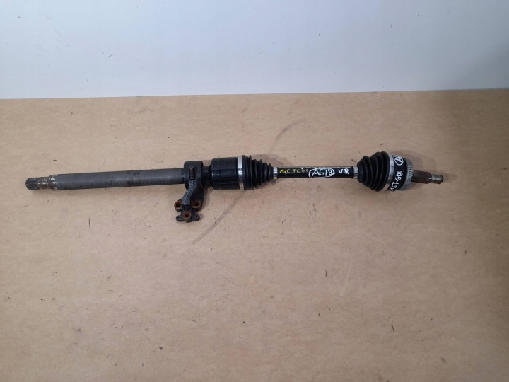 KIA Sportage IV QL semi-axis front right 1.6 FGDI / 4WD (A679)