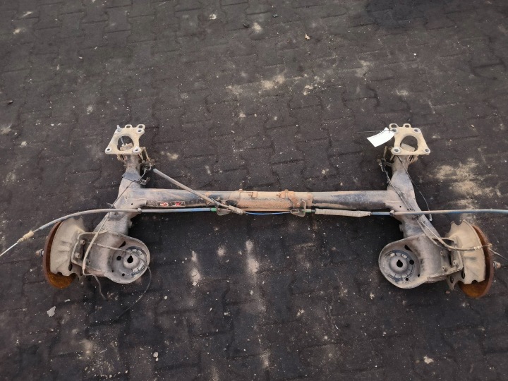 träger / Achsträger heck 1.6 HDI PEUGEOT 5008 und