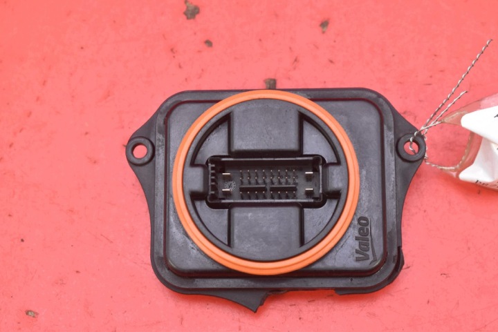 modul DOSWIETLANIA natočenia pravý 3G0941329 VW PASSAT B8 14-19