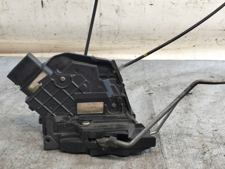 de la Serrure Portière Avant Gauche MAZDA 3 et BK 05r 3N6AA21813K
