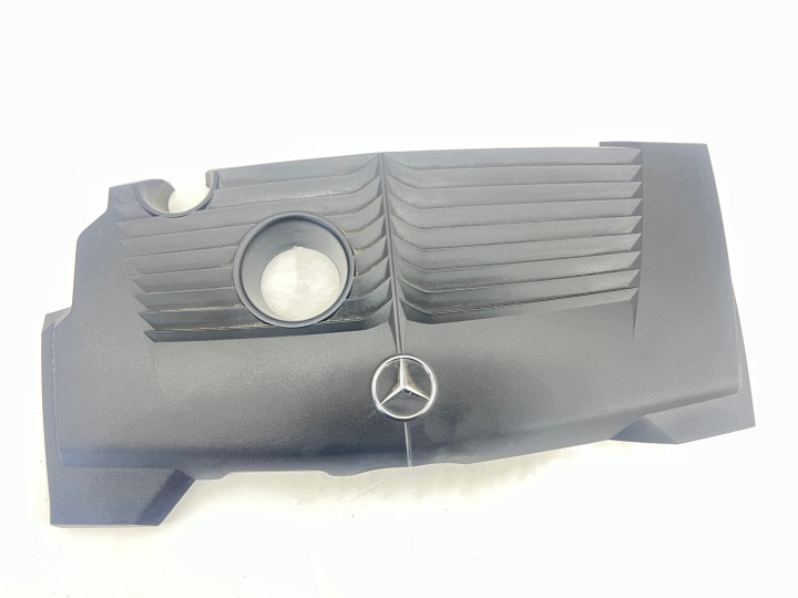 MERCEDES B osztály W246 1.6 CGI fedél motorburkolat A2700109601