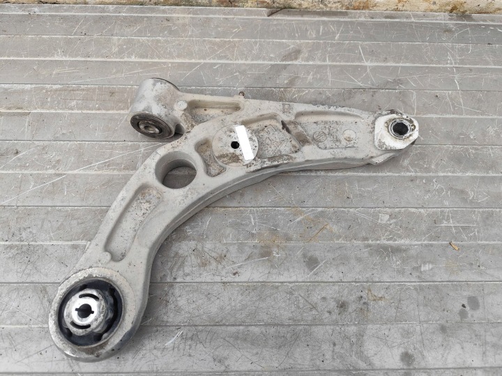 JEEP CHEROKEE KL LIFT 2.2D arm front right