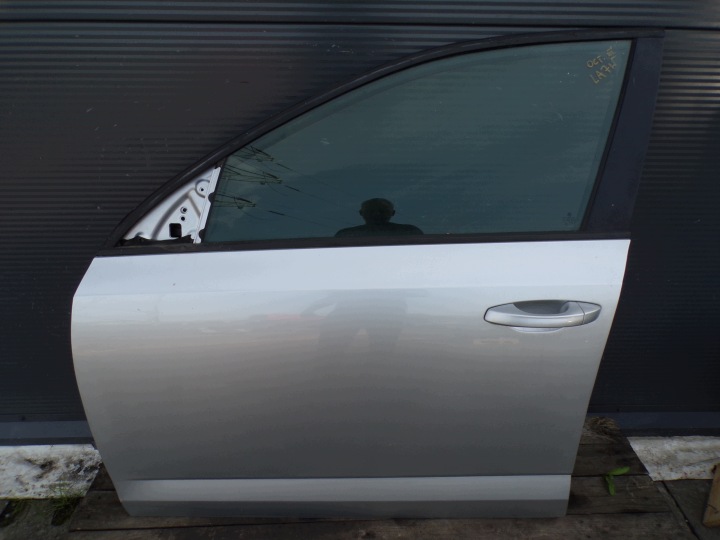 Portière Gauche Avant SKODA OCTAVIA 3 III Couleur LA7W