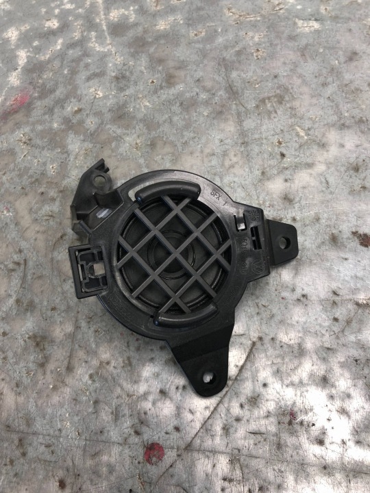 haut-parleur console VW PASSAT B8 4M0035454A 5Q1971846
