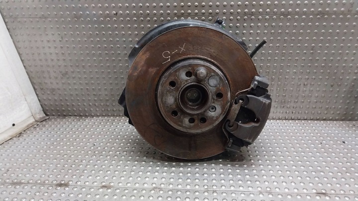 otoč čapu ľavý predok 6761575 BMW X5 E53