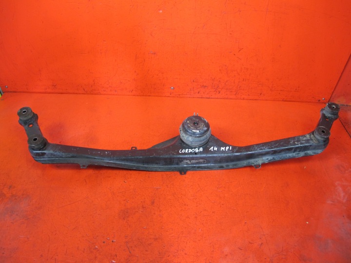 SEAT CORDOBA E 99- IBIZA II RINFORZO PARAURTI SUPPORTO MOTORE