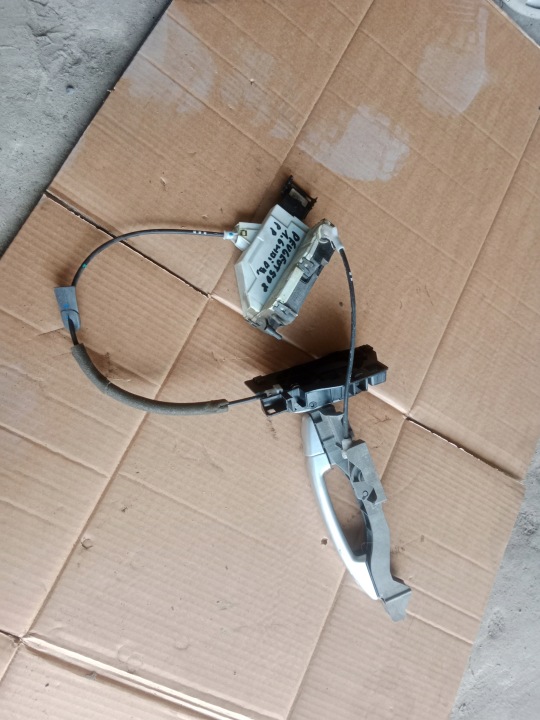 Poignée de la Serrure Portière Droite Avant PEUGEOT 5008 EZRC