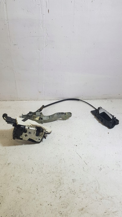 de la Serrure Portière Droite Avant PEUGEOT 207 4 PINY