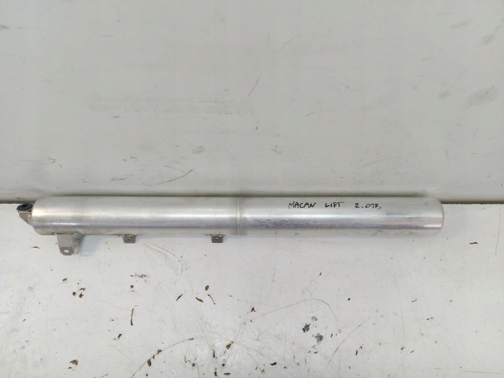 Porsche Macan II LIFT Behälter luft 95B616201A