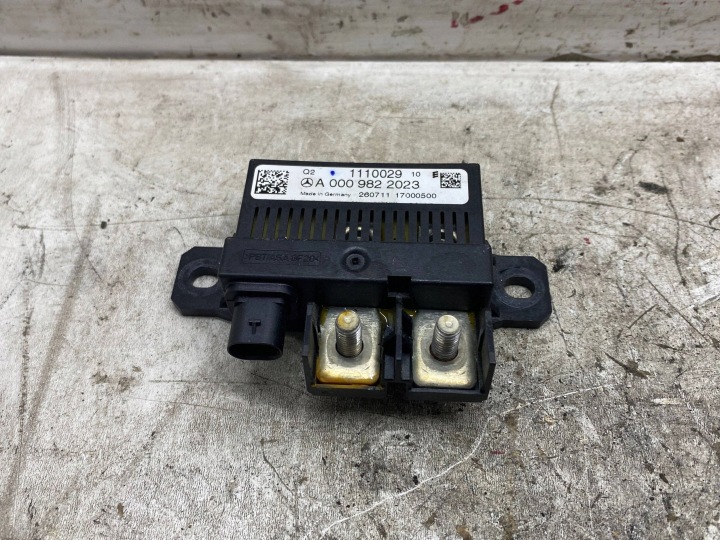 module relay LADOWANIA MERCEDES E-KLASA C207 W207 A0009822023