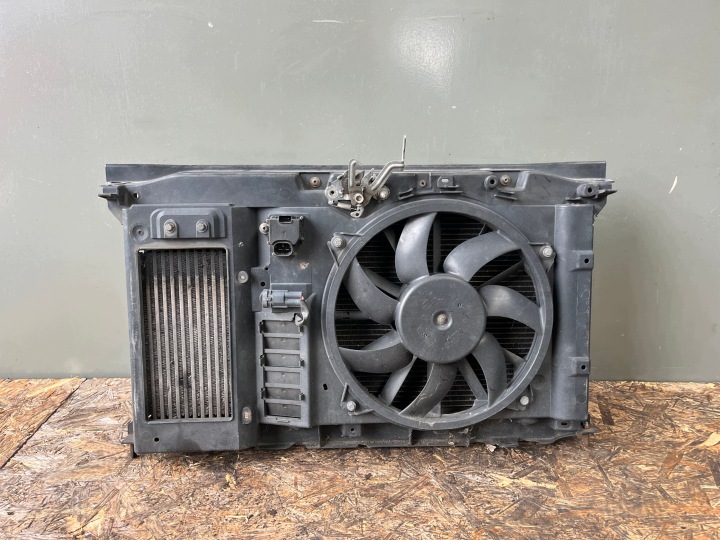 KOMPLET CHLODNIC Z WENTYLATOREM PEUGEOT 307 1.6 HDI