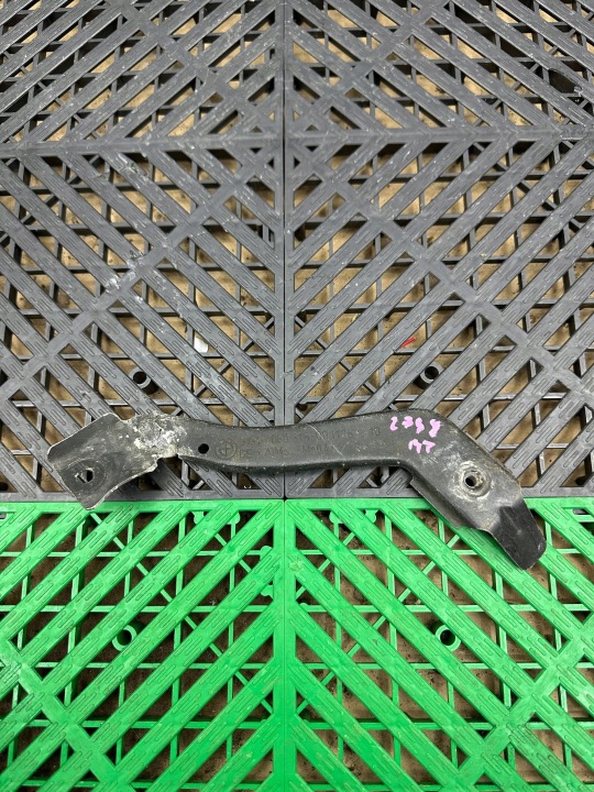 Halter des Kotflügels BMW 5 E60 E61 7060818