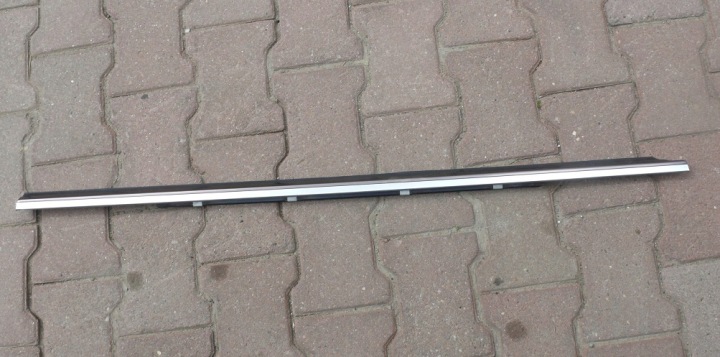 USZCZELKA ZBIERAJACA ajtó bal far MERCEDES W140