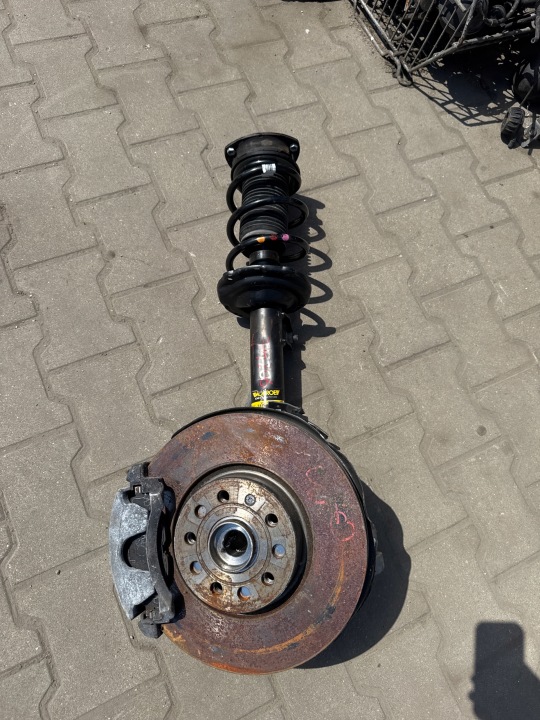 3886. swing shock absorber AUDI left front 5Q0407257A
