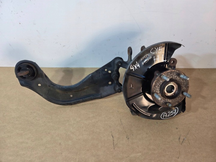 Mazda CX-5 II Lift 2017- Moyeu support broche Arrière Droit 4WD KD35 (A257)
