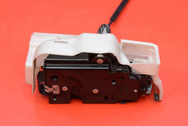 de la serrure portière gauche avant avant EU 3D1837015AR VW TOURAN 1 et 2-LIFT 10-15