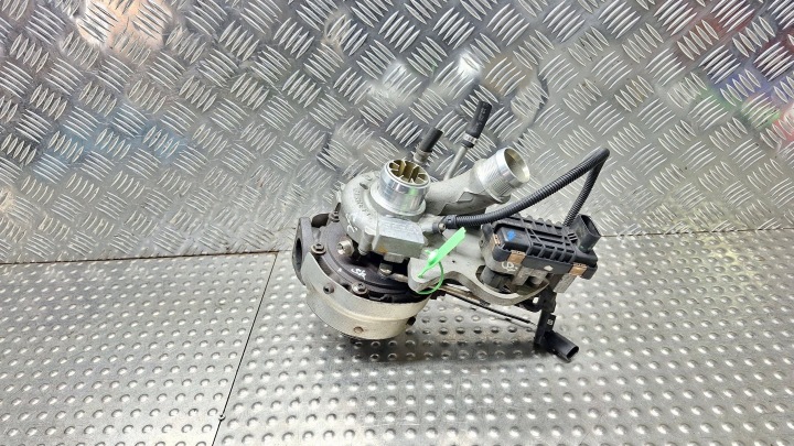 turbo 057145074N PORSCHE CAYENNE 92A AUDI Q7 4.2 TDI