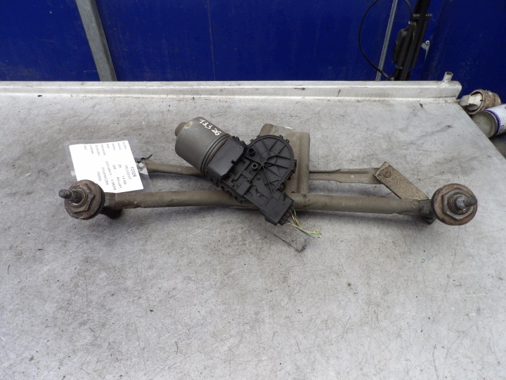 Peugeot 206 mechanismus stěračů předek