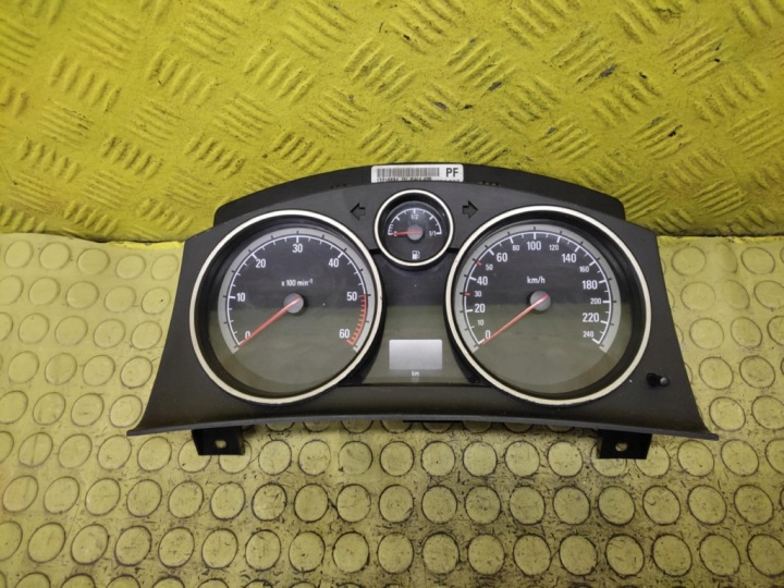 OPEL ZAFIRA B 1.9 JTD dials 13216684