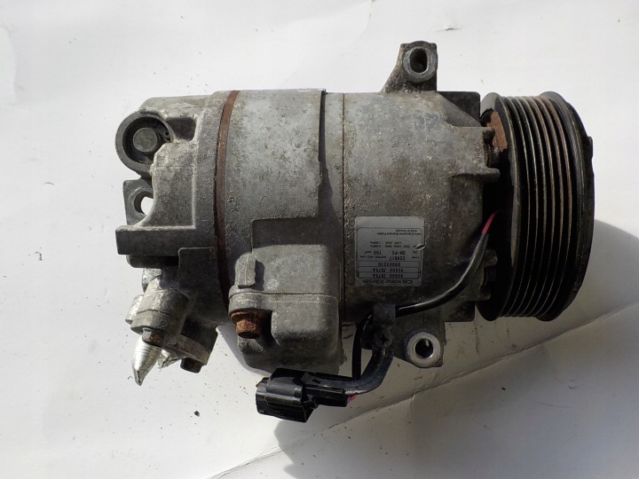 NISSAN QASHQAI J10 2.0 DCI original compressor pump of the air conditioning 92600JD75A