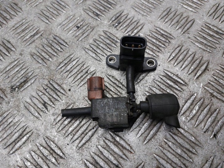valve vacual TOYOTA RAV4 II LIFT 2.0 D4D 25860-27010 184600-4030