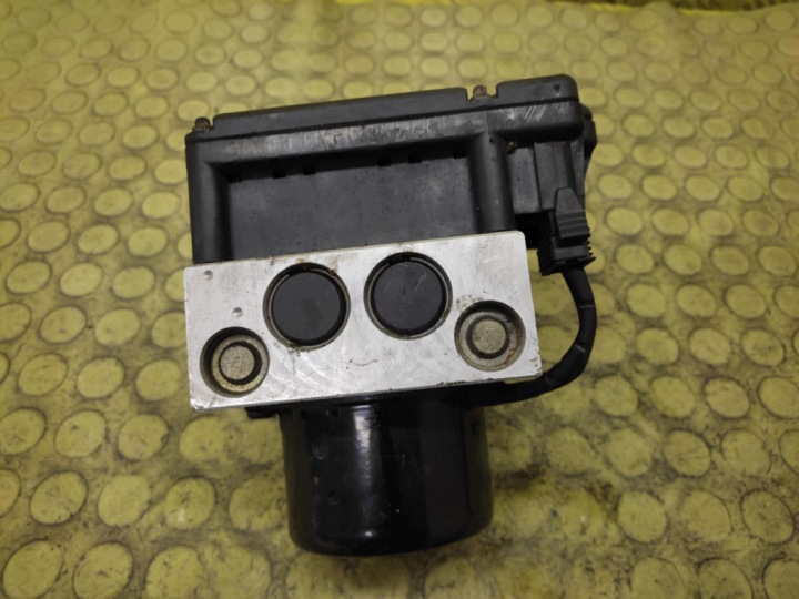 SEAT TOLEDO II pompe ABS 1J0614117D