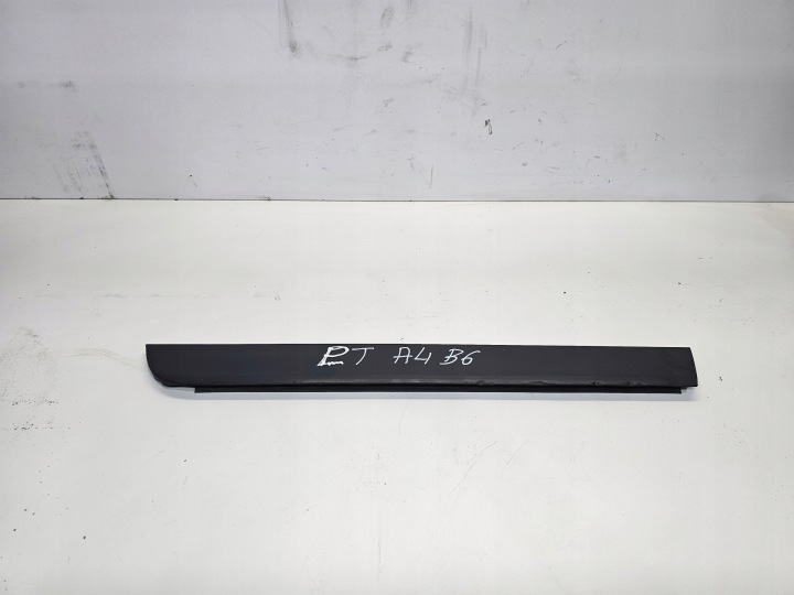 MOULAGE INFÉRIEUR PORTIÈRE DROITE ARRIÈRE AUDI A4 B6 GRIS