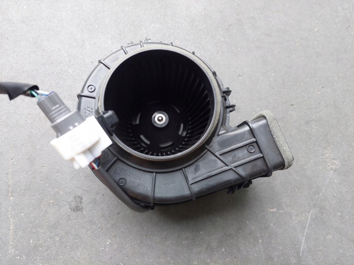 Lüfter DMUCHAWA BATERII heck G9230-33050 LEXUS ES VII 7 300 H
